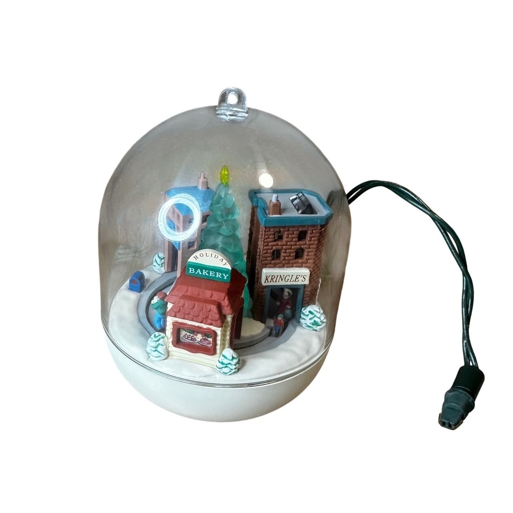 1993 Hallmark Kringle's Bakery Holiday Village Lighted Ornament